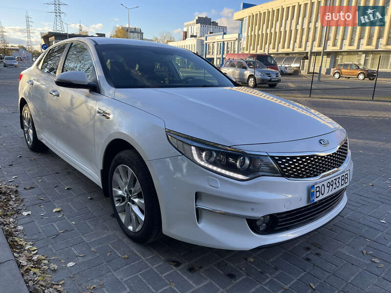 Седан Kia Optima 2017 в Львове