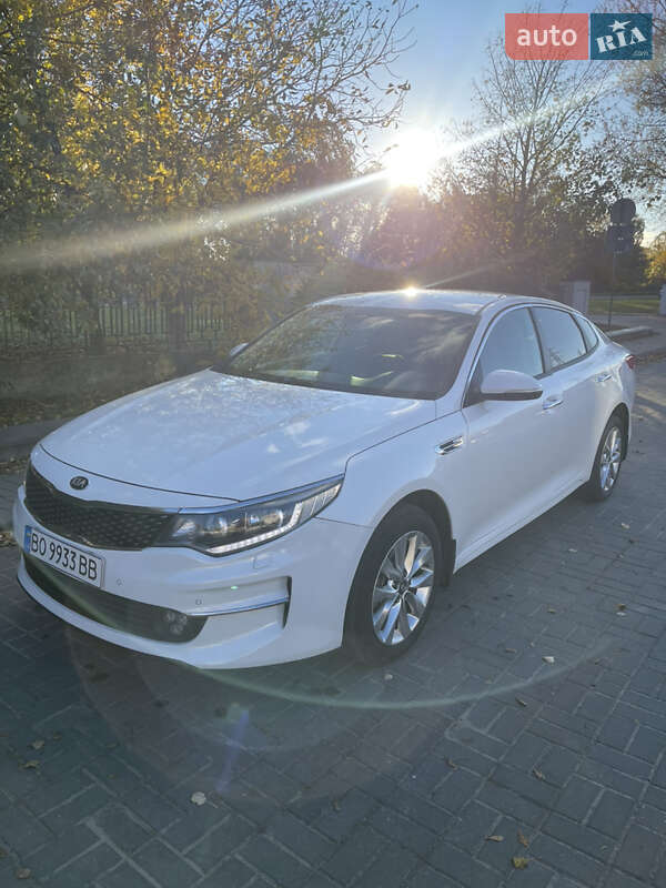 Седан Kia Optima 2017 в Львове