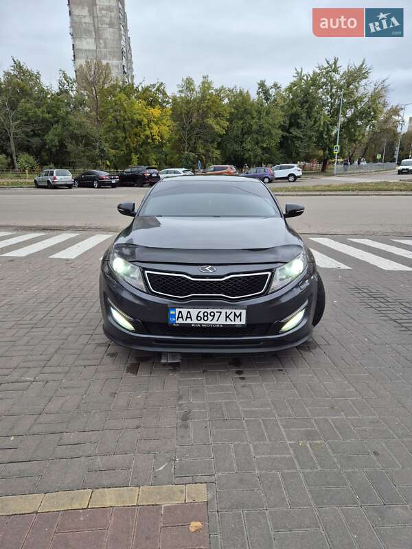 Седан Kia Optima 2012 в Киеве