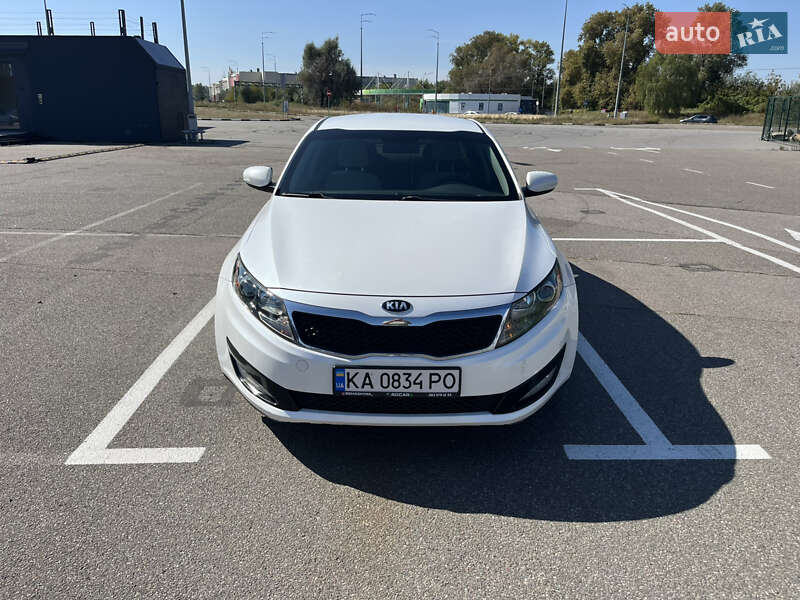 Седан Kia Optima 2013 в 
