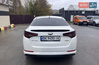 Седан Kia Optima 2012 в 