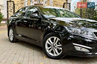 Седан Kia Optima 2012 в 