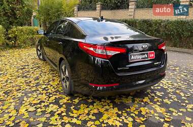 Седан Kia Optima 2013 в 