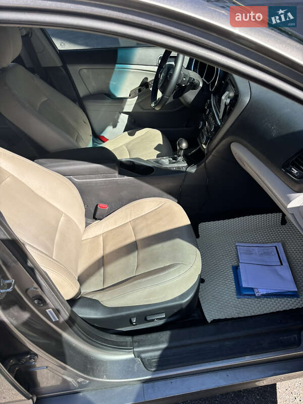 Седан Kia Optima 2014 в Украинке