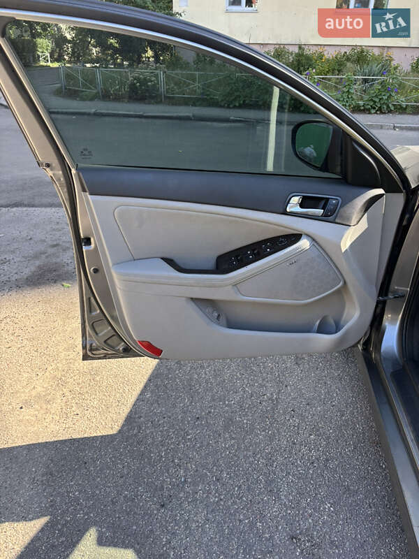 Седан Kia Optima 2014 в Украинке