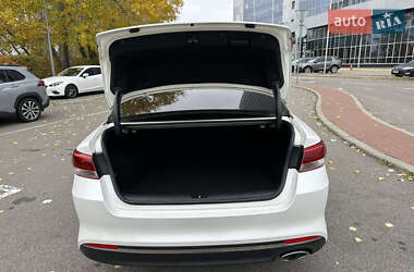 Седан Kia Optima 2016 в 