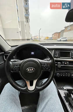Седан Kia Optima 2016 в 