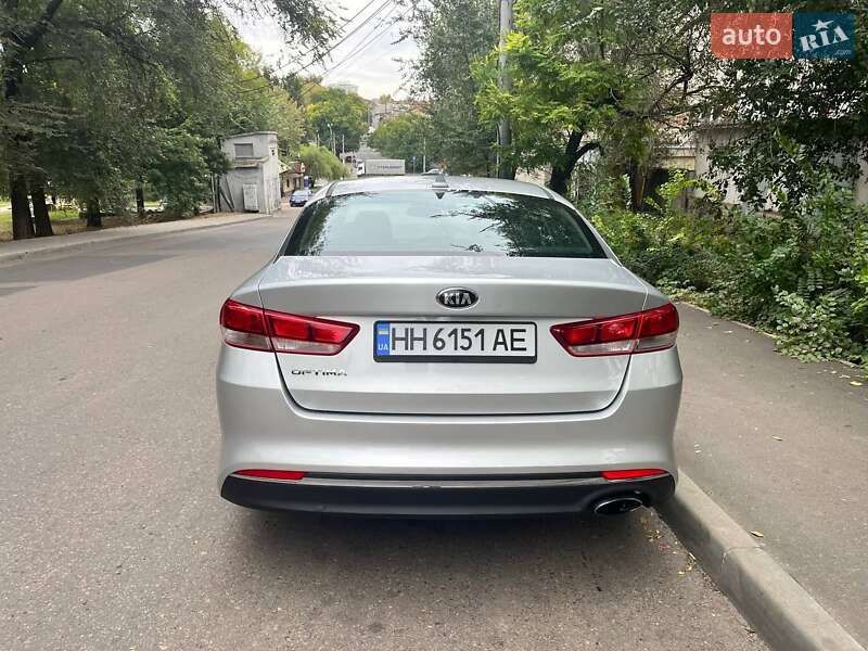 Седан Kia Optima 2017 в Одессе