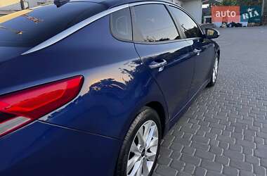Седан Kia Optima 2016 в 