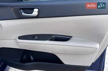 Седан Kia Optima 2016 в 