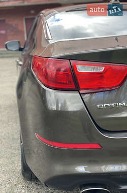 Седан Kia Optima 2013 в 