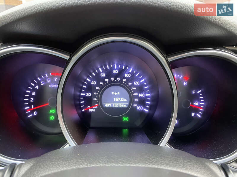 Седан Kia Optima 2013 в Бурштині