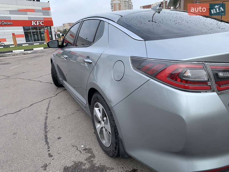 Седан Kia Optima 2014 в Львове
