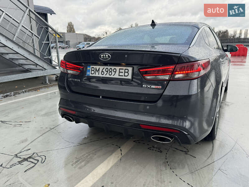 Седан Kia Optima 2017 в Киеве