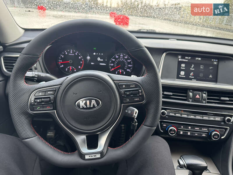 Седан Kia Optima 2017 в Киеве