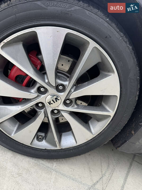 Седан Kia Optima 2017 в Киеве