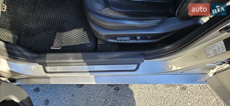 Седан Kia Optima 2012 в Запорожье