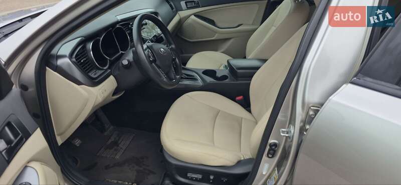 Седан Kia Optima 2012 в Житомире