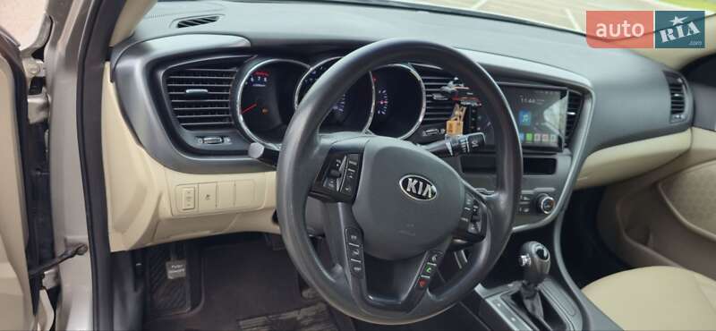 Седан Kia Optima 2012 в Житомире