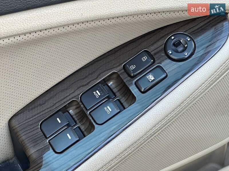 Седан Kia Optima 2012 в Одессе