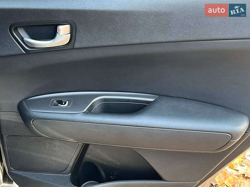 Седан Kia Optima 2017 в Киеве фото 22 Седан Kia Optima 2017 в Киеве