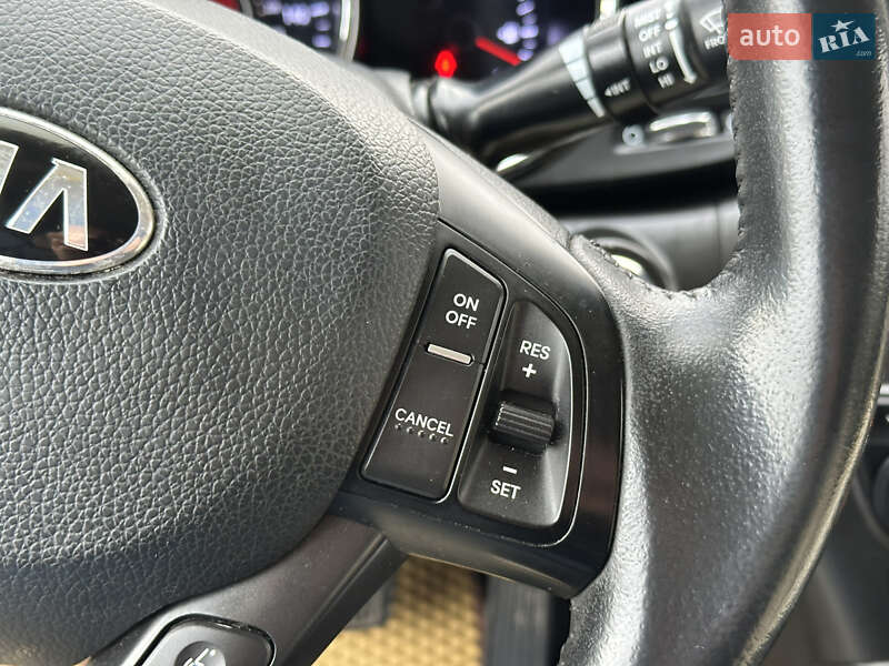 Седан Kia Optima 2012 в Харькове