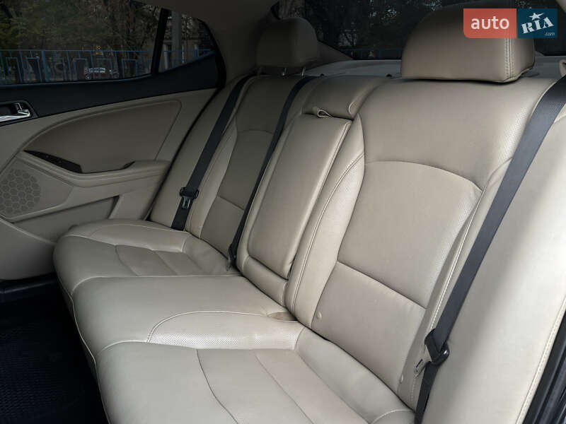 Седан Kia Optima 2013 в Николаеве