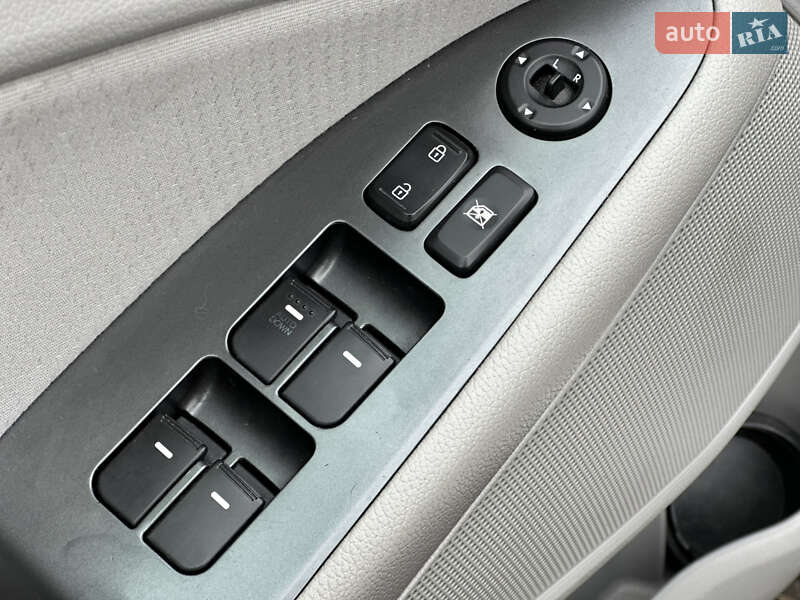 Седан Kia Optima 2013 в Киеве фото 9 Седан Kia Optima 2013 в Киеве