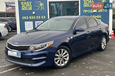 Седан Kia Optima 2017 в Киеве