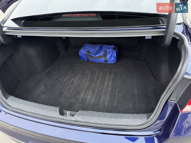 Седан Kia Optima 2017 в Киеве