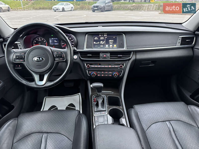 Седан Kia Optima 2017 в Киеве
