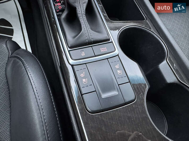 Седан Kia Optima 2017 в Киеве