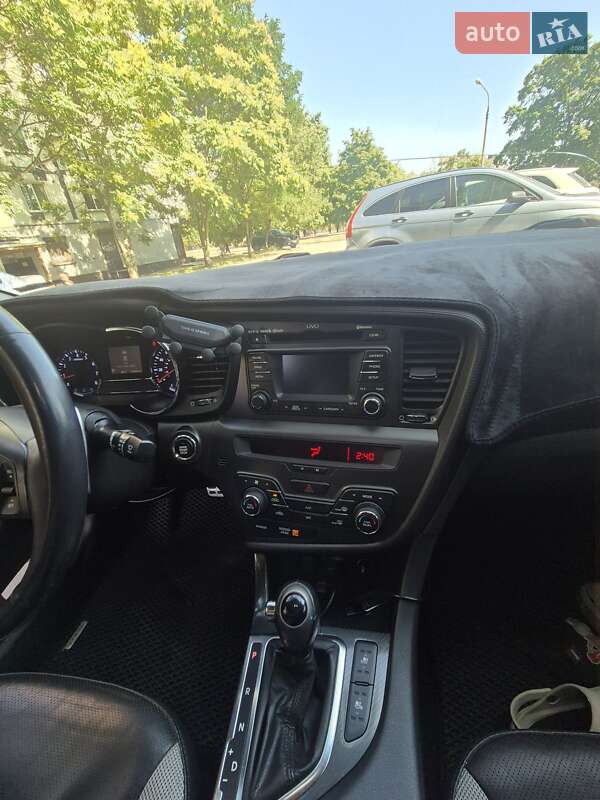 Седан Kia Optima 2012 в Запоріжжі