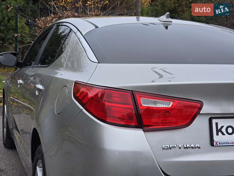 Седан Kia Optima 2014 в Хмельницком