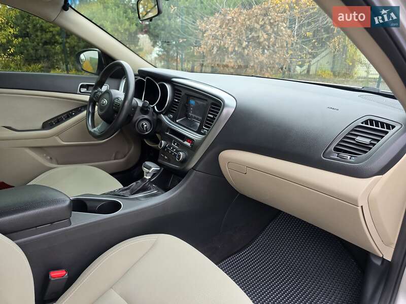 Седан Kia Optima 2014 в Хмельницком