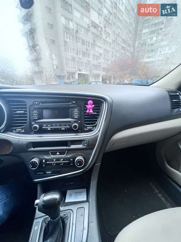 Седан Kia Optima 2013 в Днепре