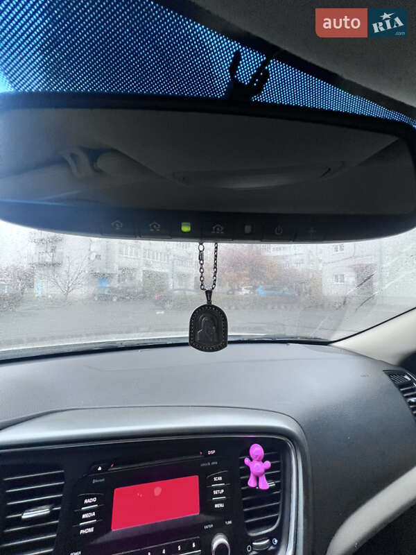 Седан Kia Optima 2013 в Днепре