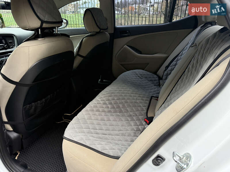 Седан Kia Optima 2013 в Нежине