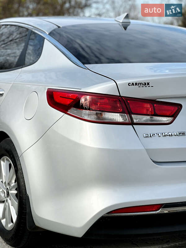 Седан Kia Optima 2016 в Києві