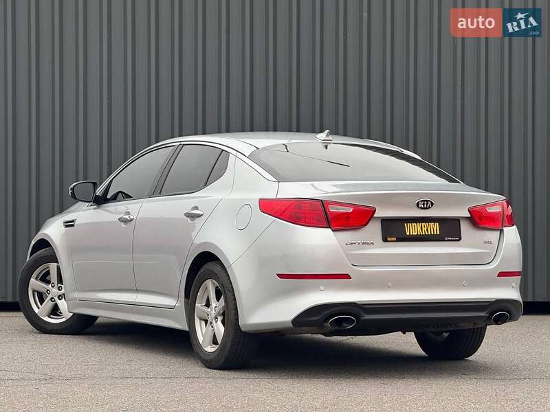 Седан Kia Optima 2015 в Киеве