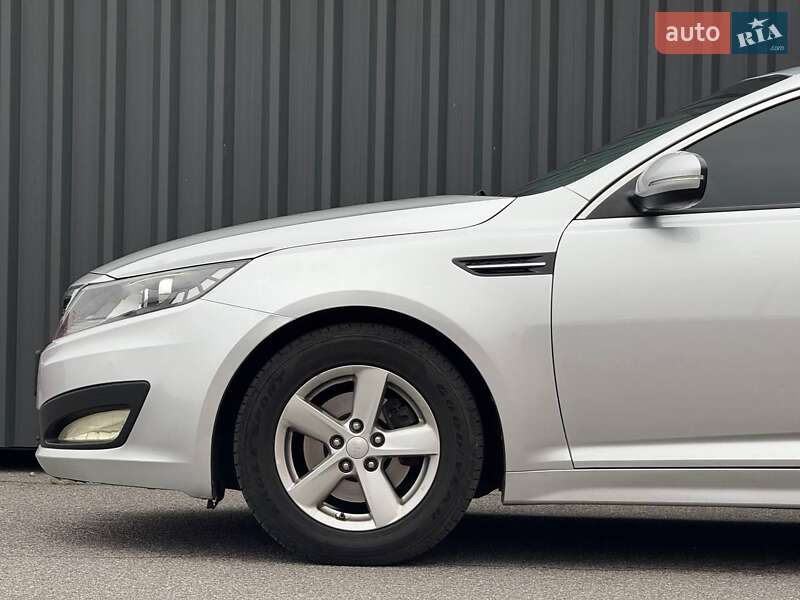Седан Kia Optima 2015 в Киеве