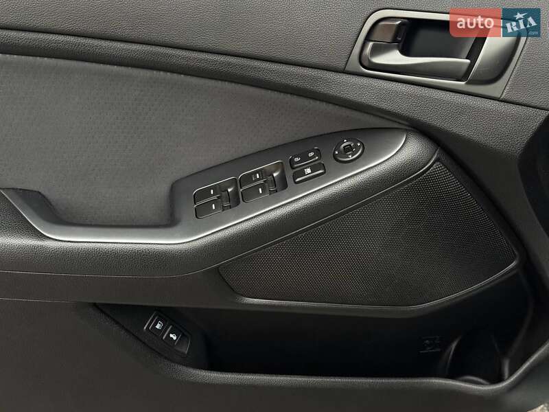 Седан Kia Optima 2015 в Киеве