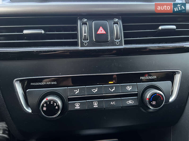 Седан Kia Optima 2017 в Дніпрі