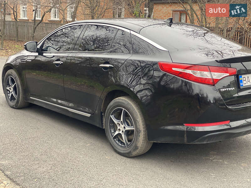 Седан Kia Optima 2013 в Новомиргороде