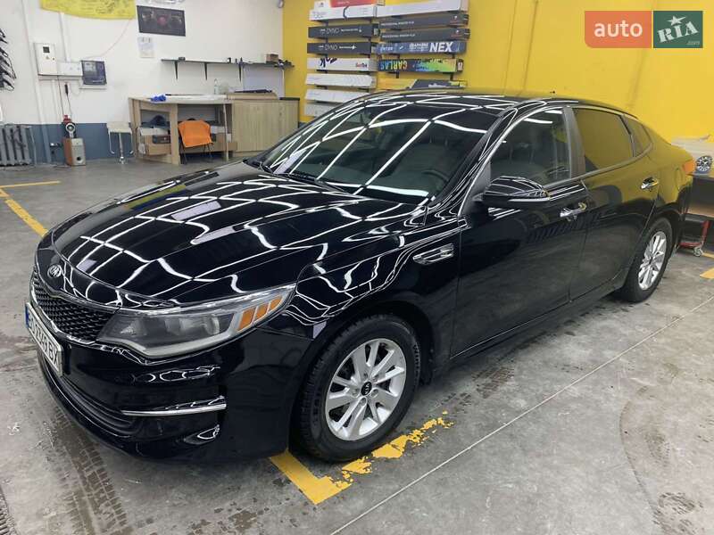 Седан Kia Optima 2017 в Ивано-Франковске