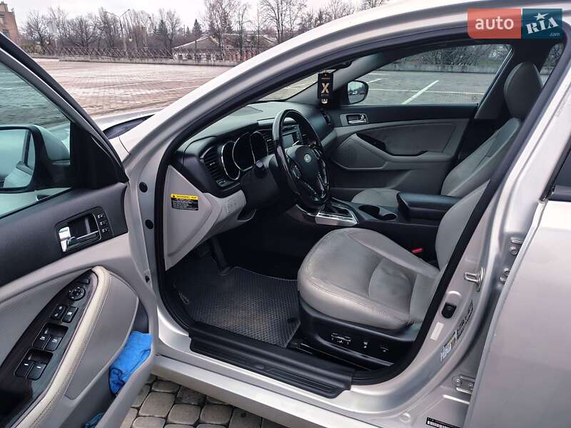 Седан Kia Optima 2011 в Харкові