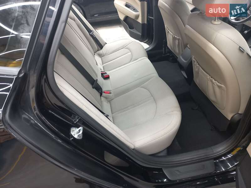 Седан Kia Optima 2017 в Ивано-Франковске