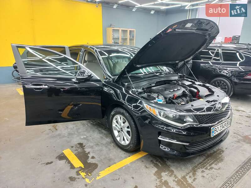 Седан Kia Optima 2017 в Ивано-Франковске
