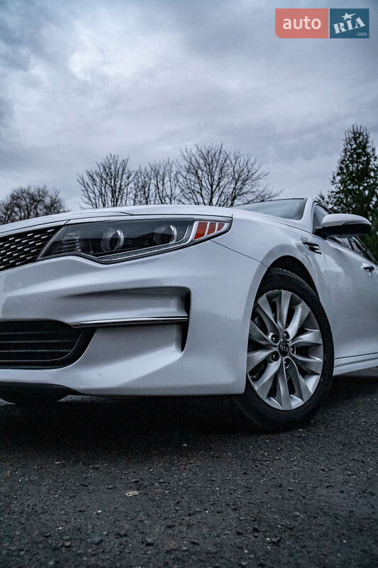 Седан Kia Optima 2016 в Бурштыне