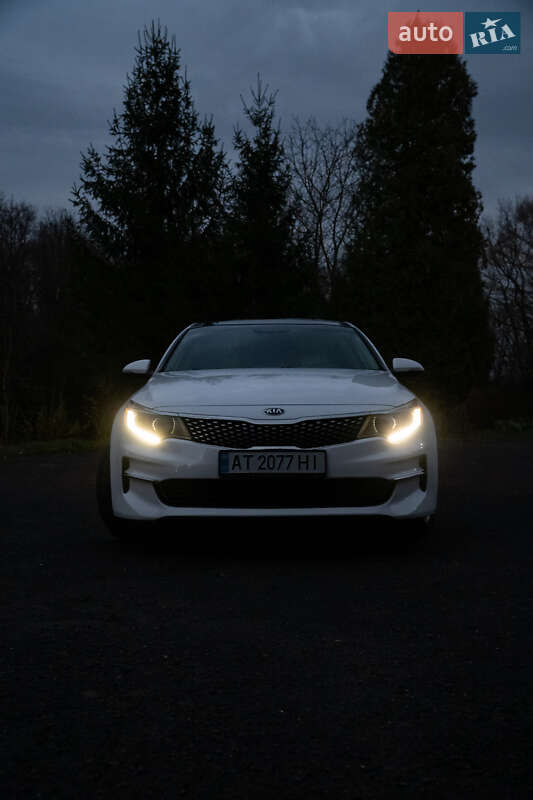 Седан Kia Optima 2016 в Бурштыне